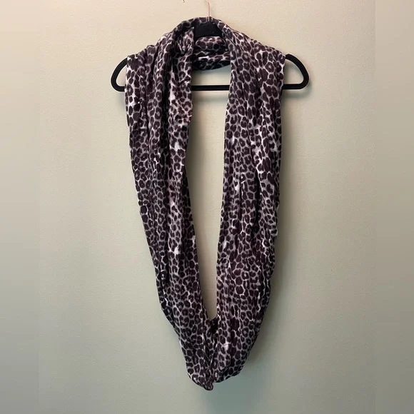 Fall Scarf Bundle | Neutral Colors - Picture 3 of 9